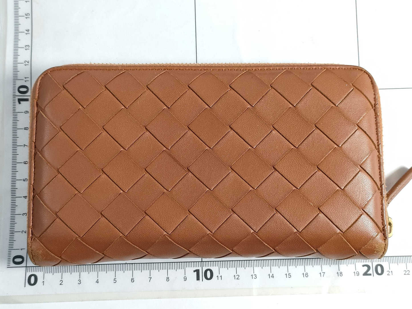 BOTTEGA VENETA Maxi Intrecciato Leather Round Zip Wallet Long Wallet