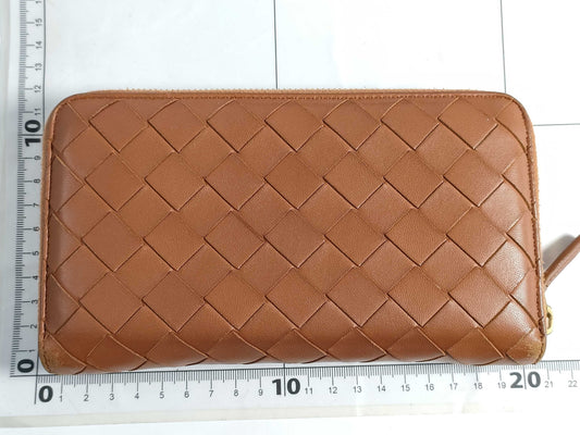 BOTTEGA VENETA Maxi Intrecciato Leather Round Zip Wallet Long Wallet