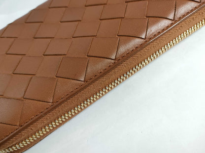 BOTTEGA VENETA Maxi Intrecciato Leather Round Zip Wallet Long Wallet