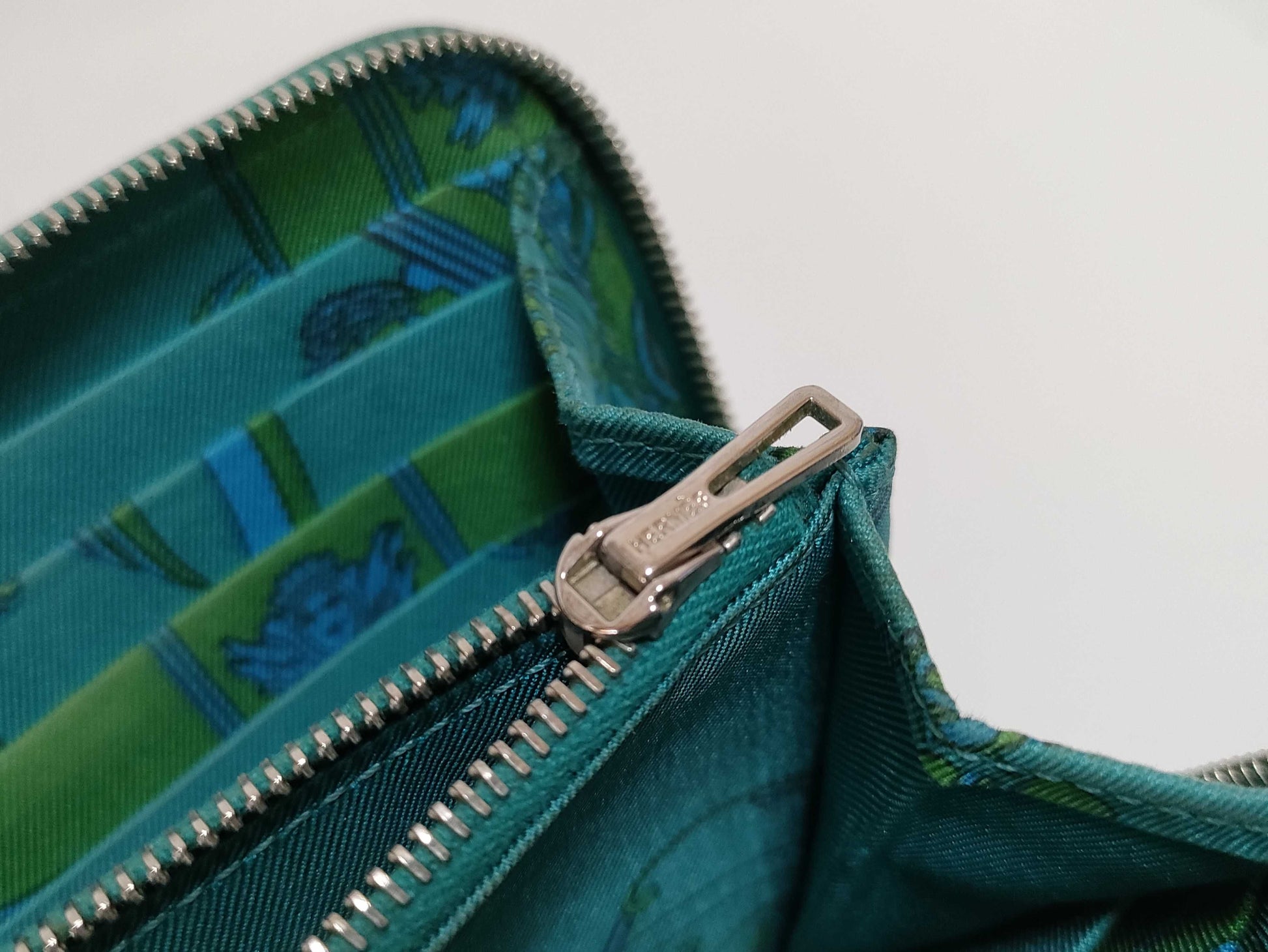 HERMES [Engraved] Unreadable Azap Hermes Azap Blue Wallet
