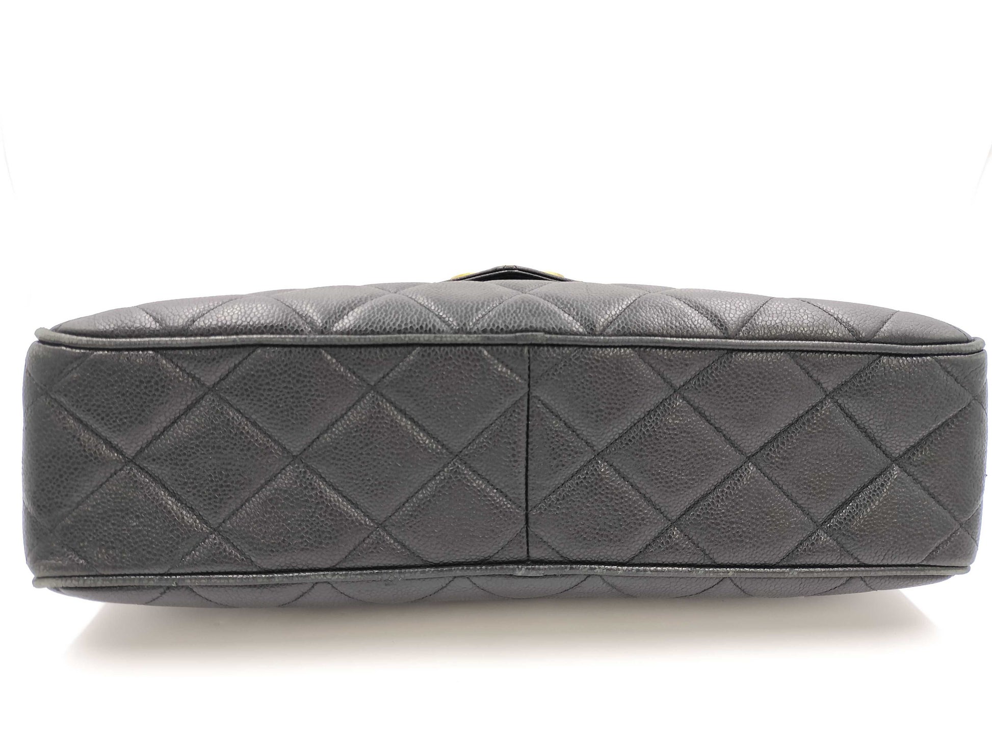 CHANEL Matelasse Chain Shoulder Bag in Black Caviar Skin 3054997 Shoulder Bag
