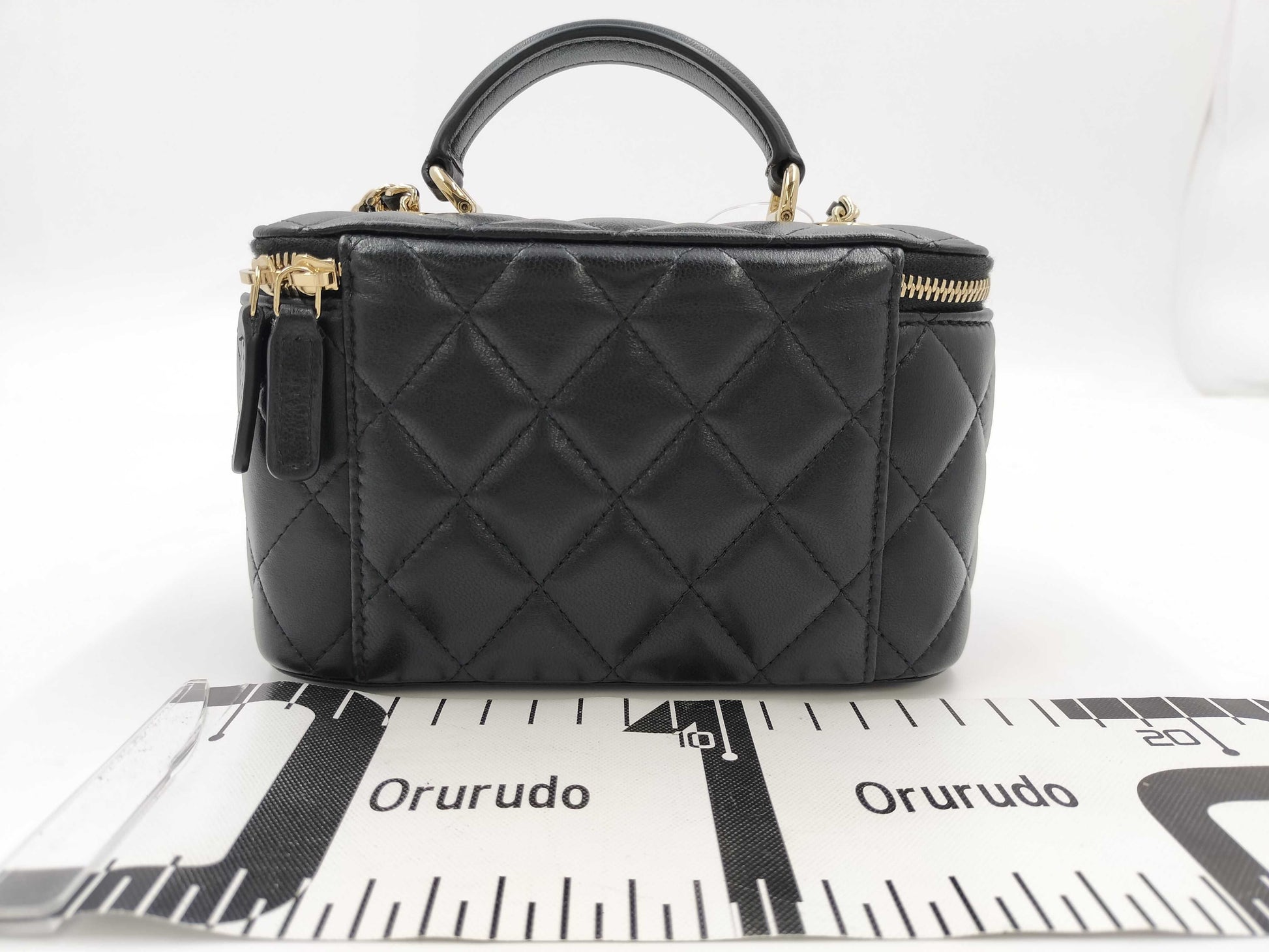 CHANEL Matelasse Vanity Case, Lambskin, Black, K833X9PG Shoulder Bag