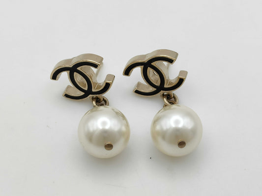 CHANEL A06 Coco Mark Pearl Earrings