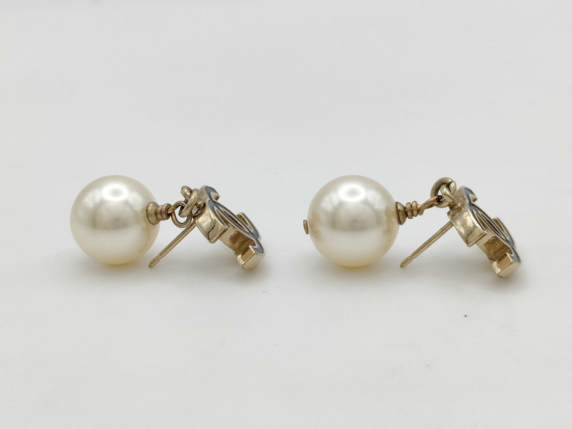 CHANEL A06 Coco Mark Pearl Earrings