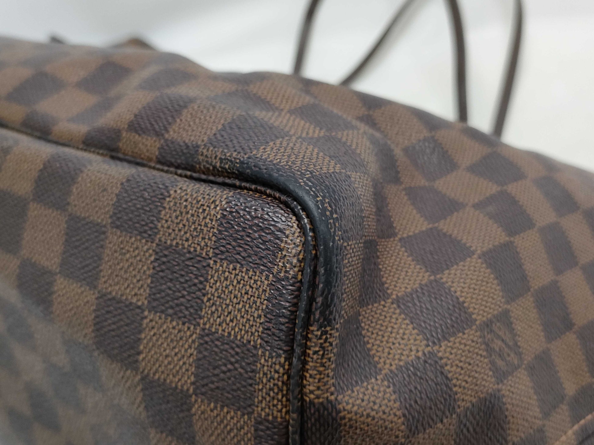 LOUIS VUITTON Damier Neverfull GM Tote Bag