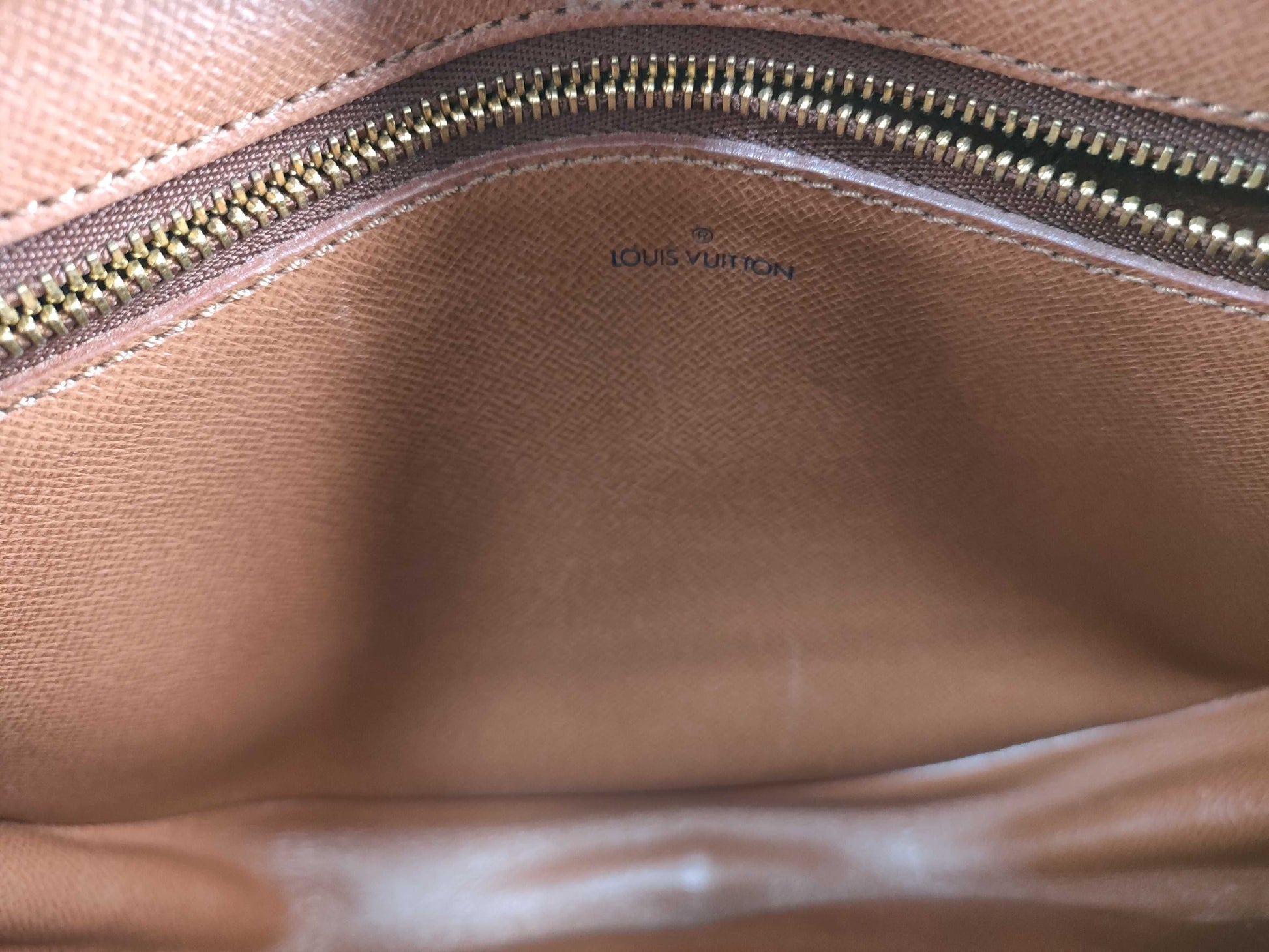 LOUIS VUITTON TH0930 Monogram LV Shoulder Bag