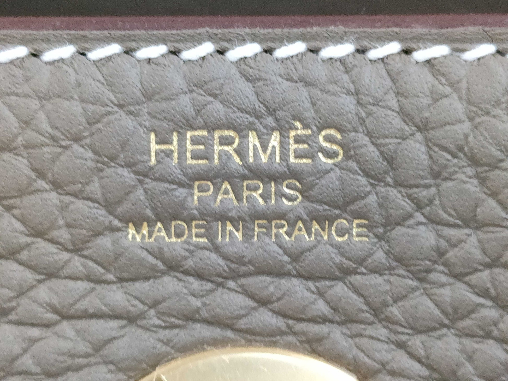 HERMES Lindy 26 Etoupe Taurillon Clemence Leather Handbag with Gold Hardware and K Stamp