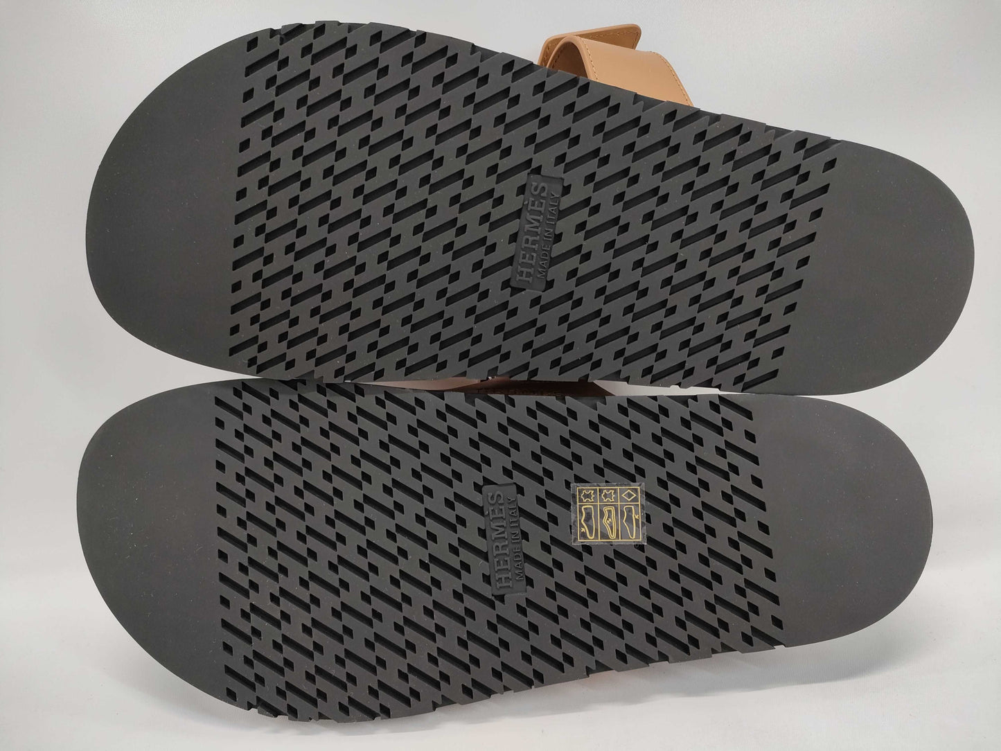 HERMES Sandals "Chypre" Natural Size: 43 Sandals
