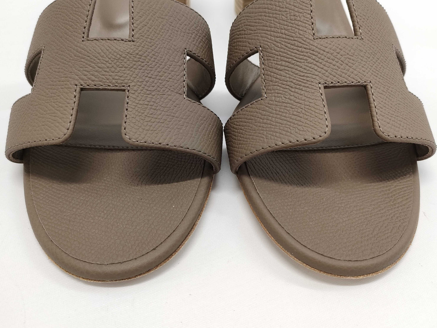 HERMES Oasis Etoupe Sandals, Size 39