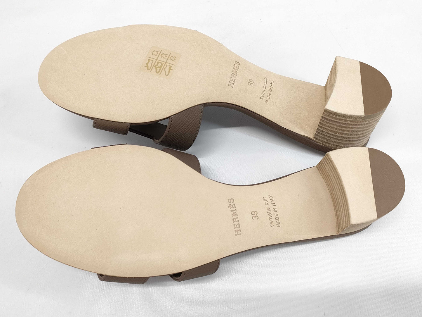 HERMES Oasis Etoupe Sandals, Size 39
