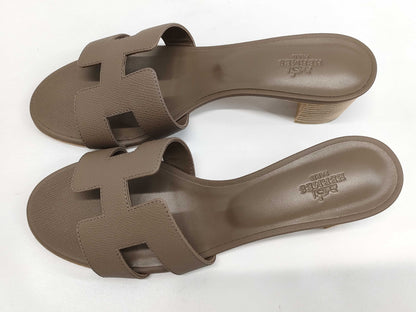 HERMES Oasis Etoupe Sandals, Size 39