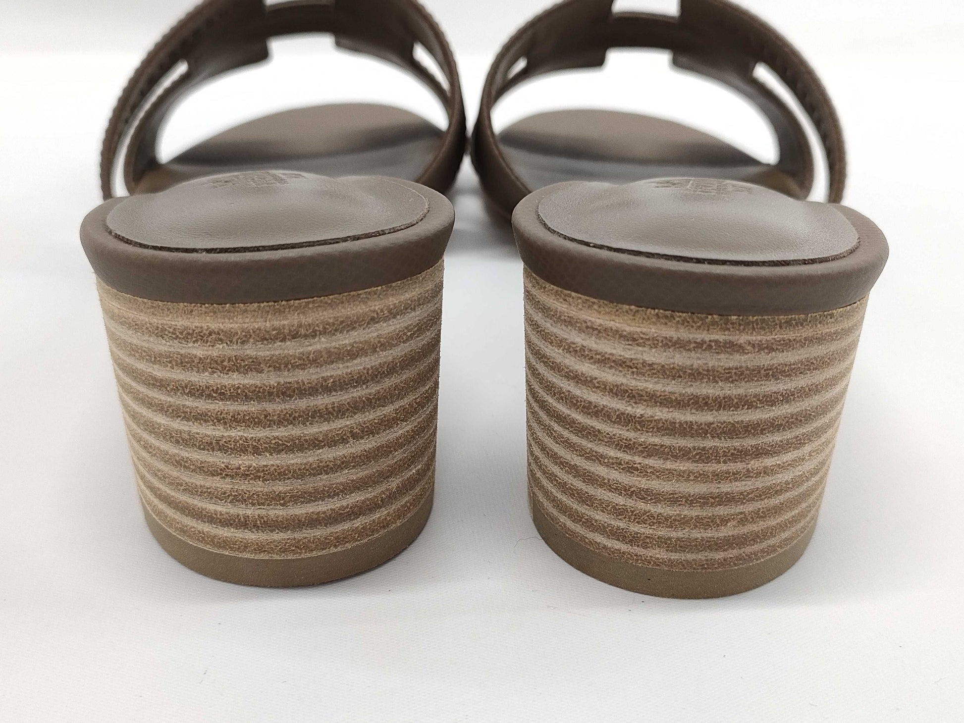 HERMES Oasis Etoupe Sandals, Size 39