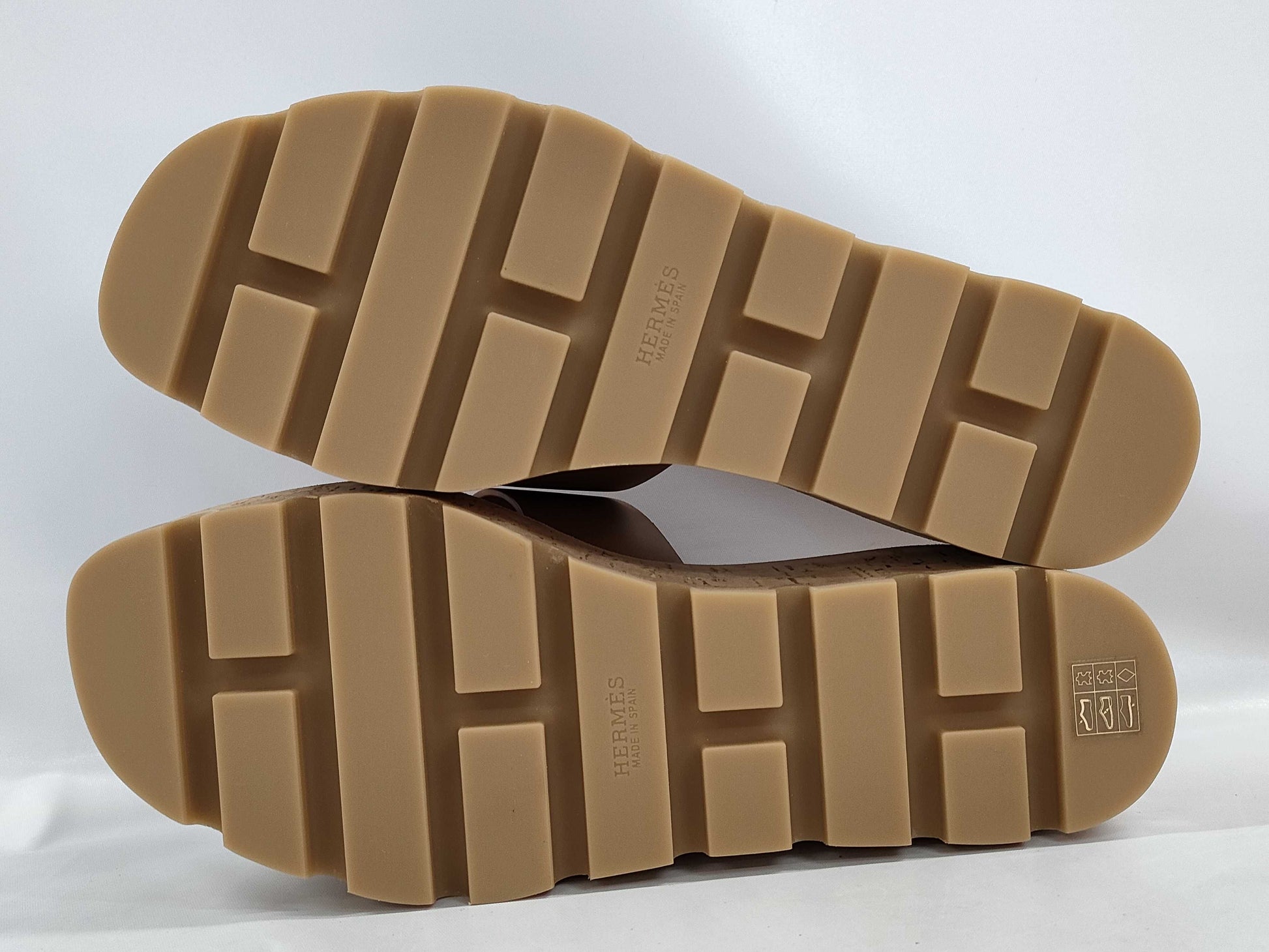 HERMES Sandals "Eze" 30 Gold Size: 37 Sandals