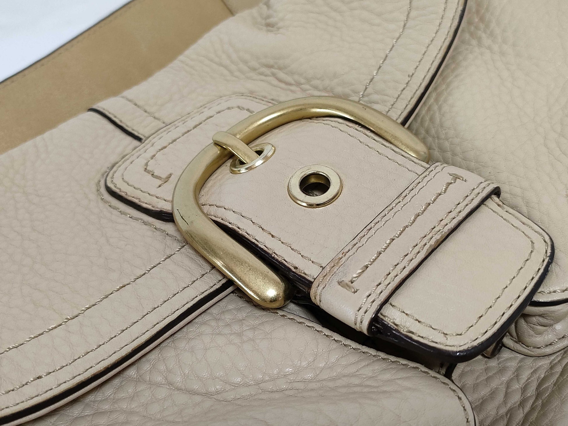 COACH Leather Beige Soho One-Shoulder Shoulder Bag
