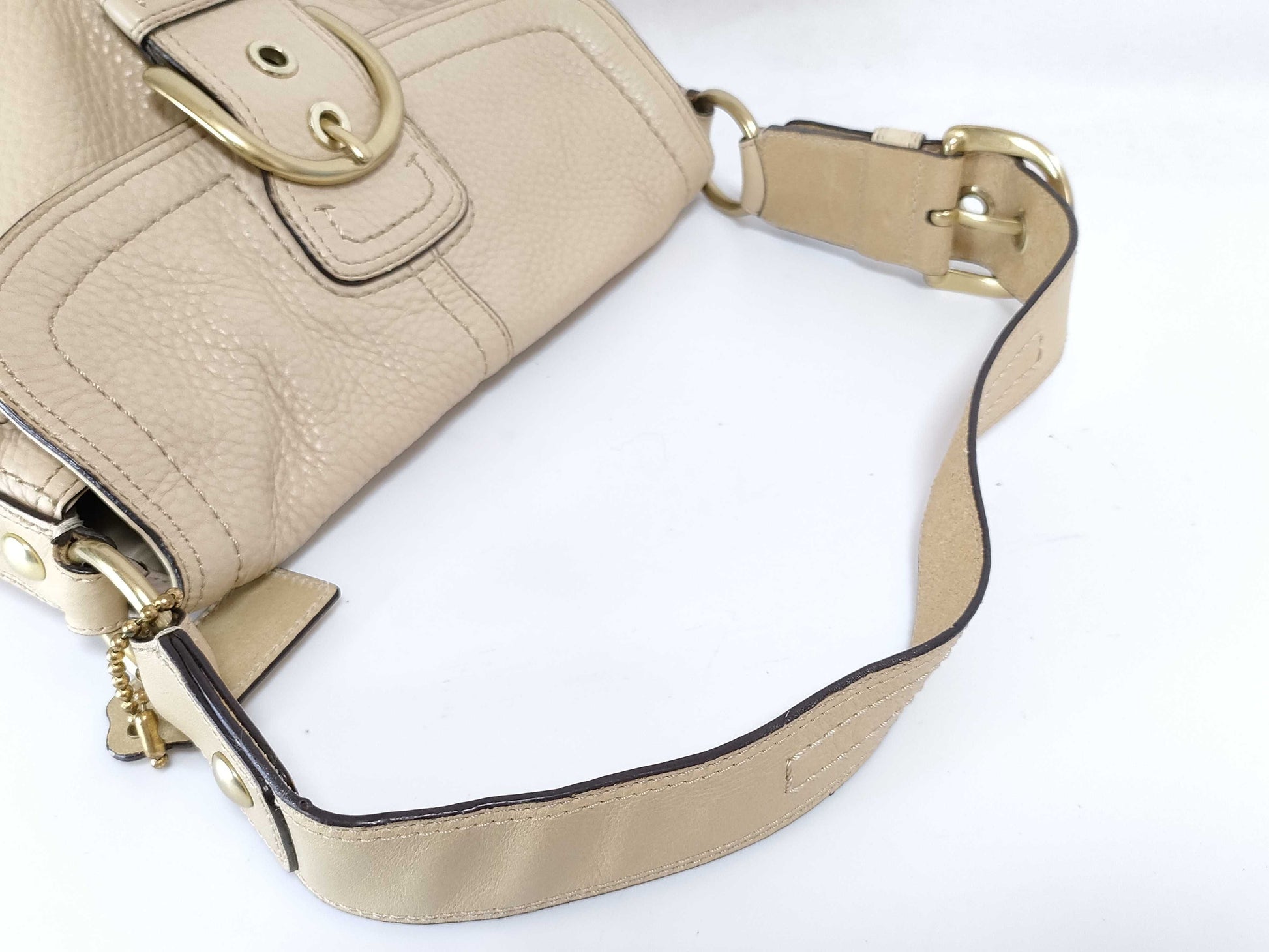 COACH Leather Beige Soho One-Shoulder Shoulder Bag