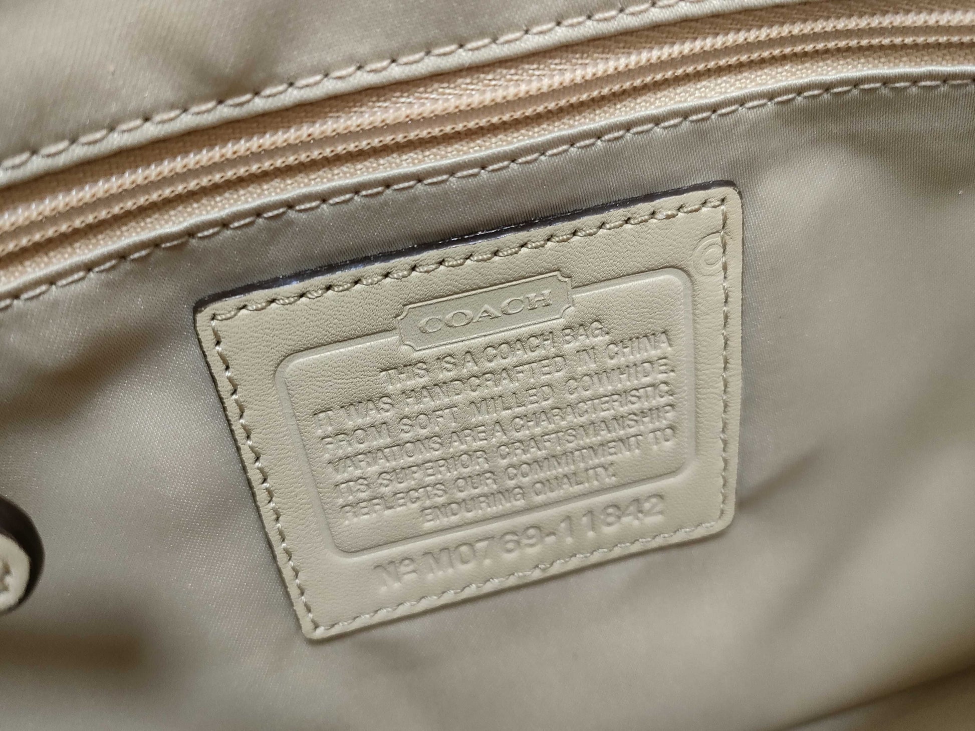 COACH Leather Beige Soho One-Shoulder Shoulder Bag