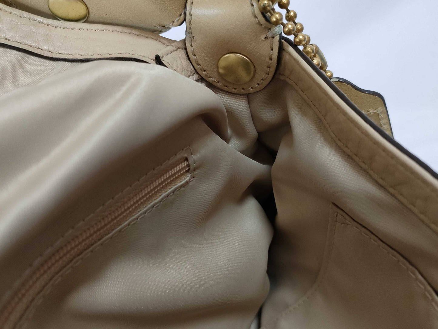 COACH Leather Beige Soho One-Shoulder Shoulder Bag