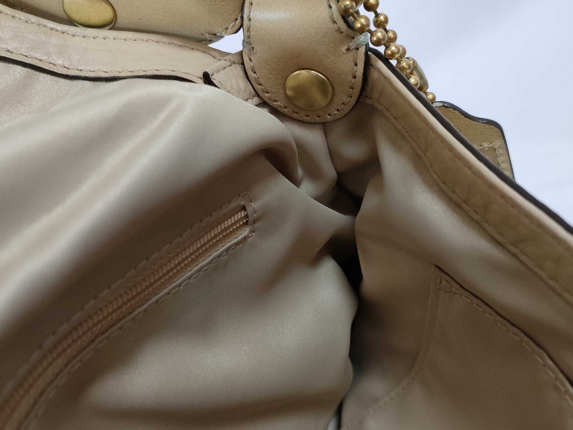 COACH Leather Beige Soho One-Shoulder Shoulder Bag