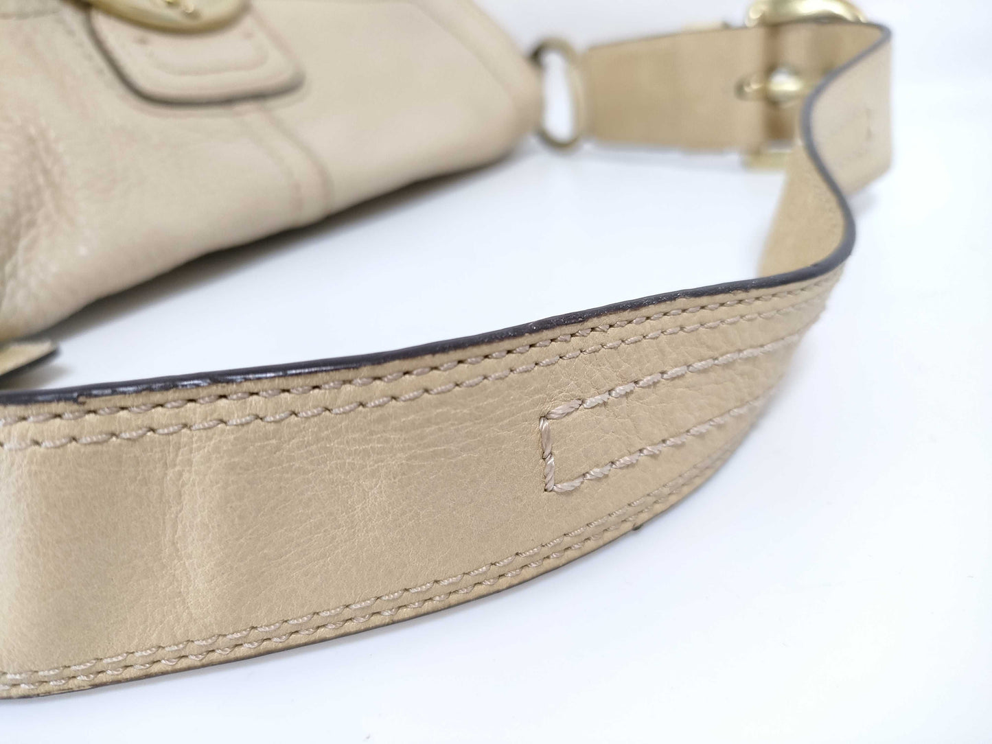 COACH Leather Beige Soho One-Shoulder Shoulder Bag