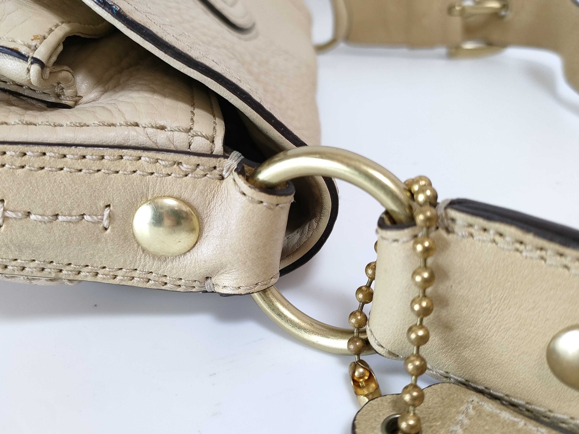 COACH Leather Beige Soho One-Shoulder Shoulder Bag