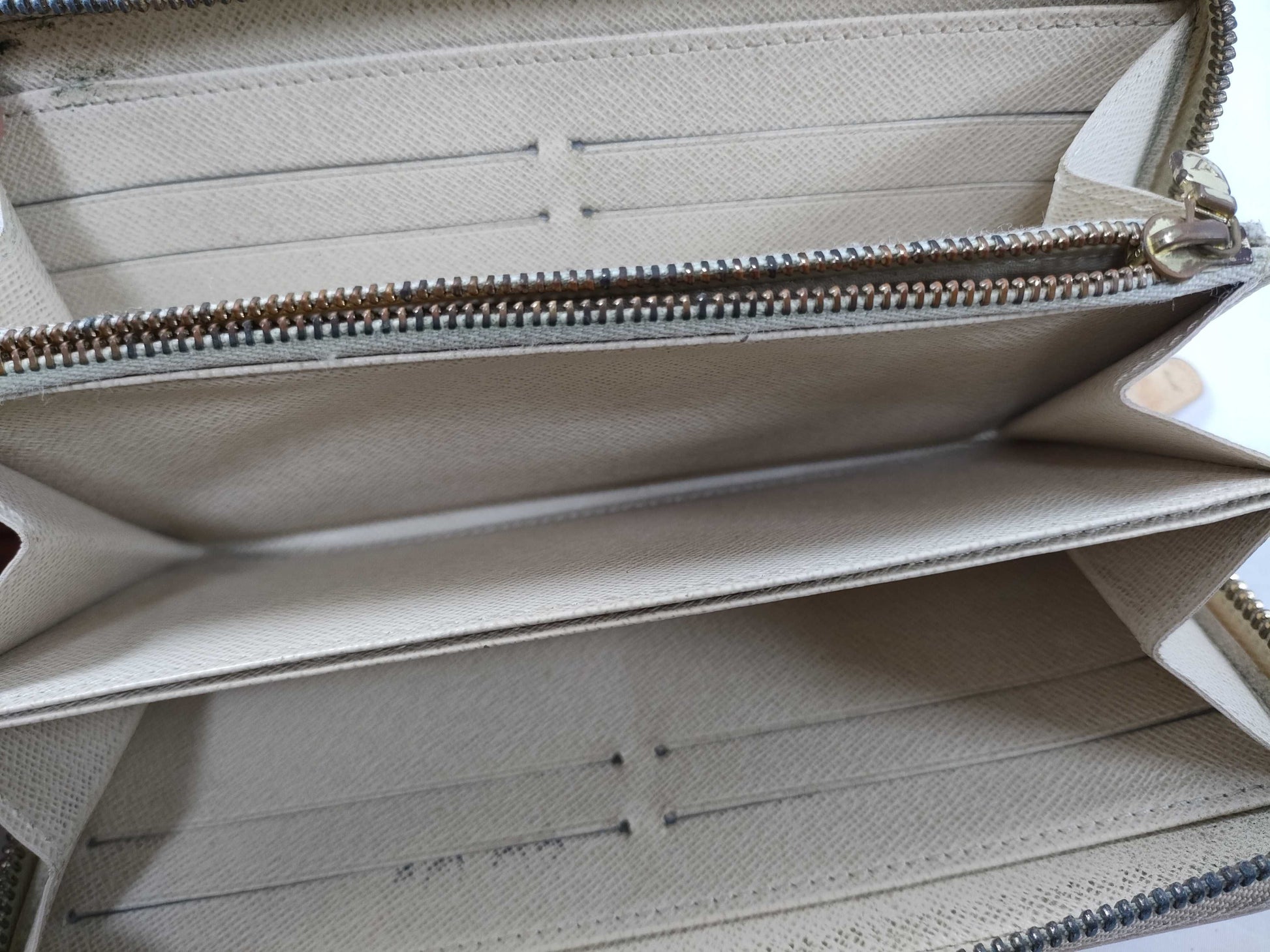 LOUIS VUITTON SD 2110 RFID Unverified Damier Azur Louis Vuitton Azur Zippy Wallet N60019 Wallet