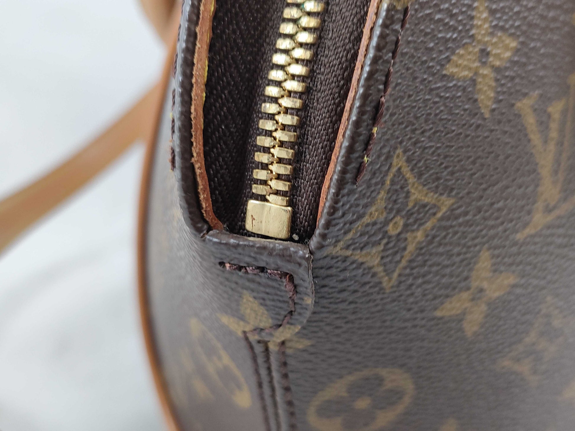 LOUIS VUITTON Monogram Ellipse Handbag