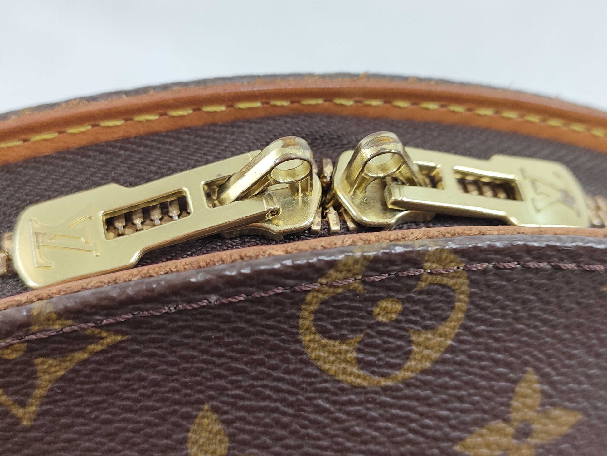 LOUIS VUITTON Monogram Ellipse Handbag
