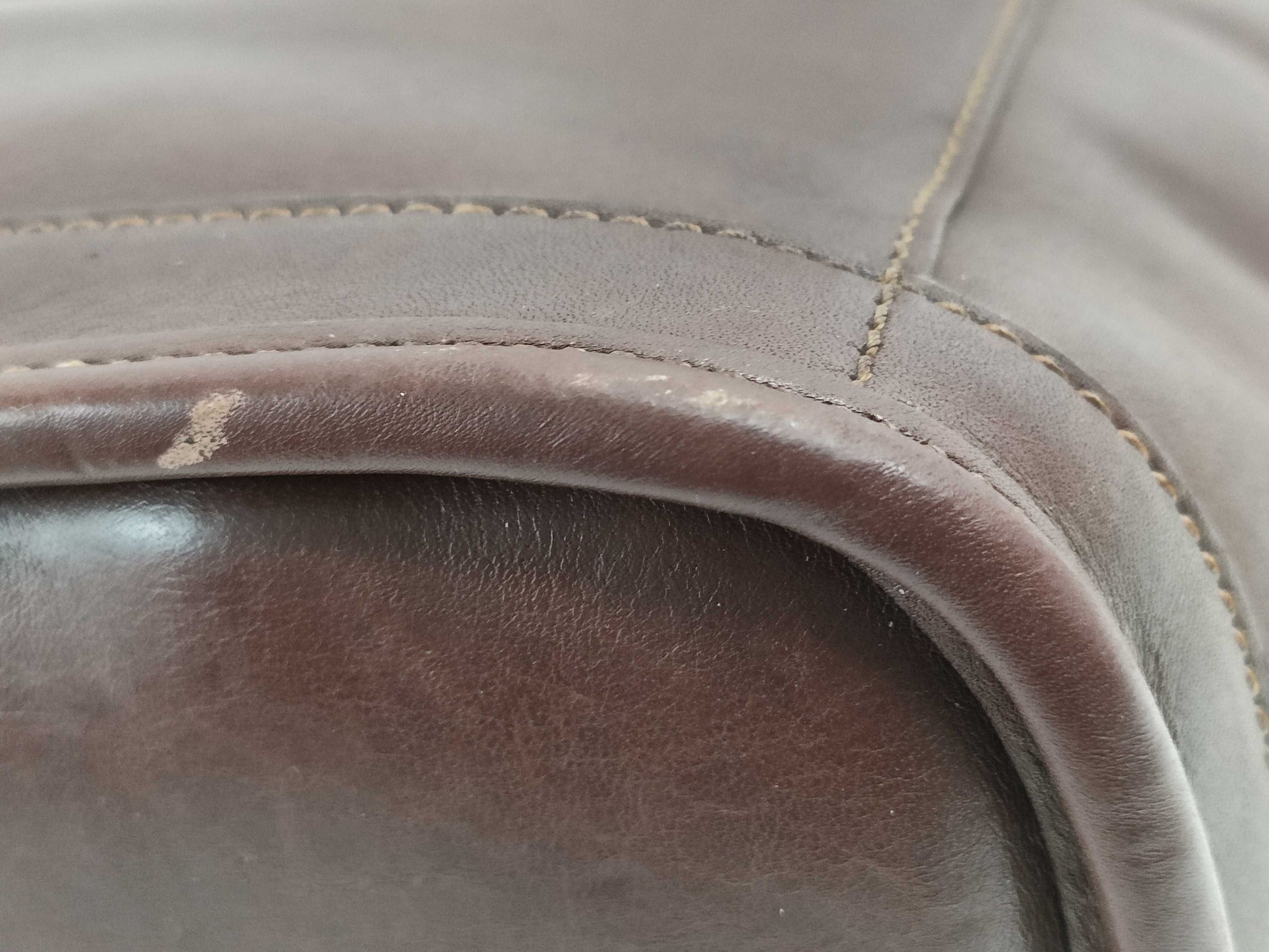 COACH Old Coach Handbag, Glovetanned Leather, Genuine Leather, 9305 Tote Bag