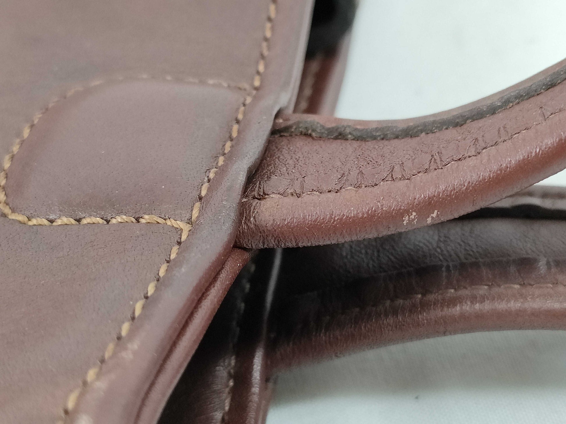 COACH Old Coach Handbag, Glovetanned Leather, Genuine Leather, 9305 Tote Bag