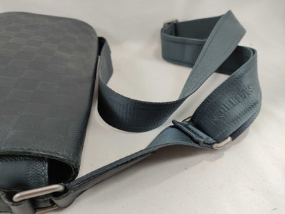 LOUIS VUITTON Damier Infini LOUIS VUITTON Damier Infini District MM N41283 Shoulder Bag Shoulder Bag