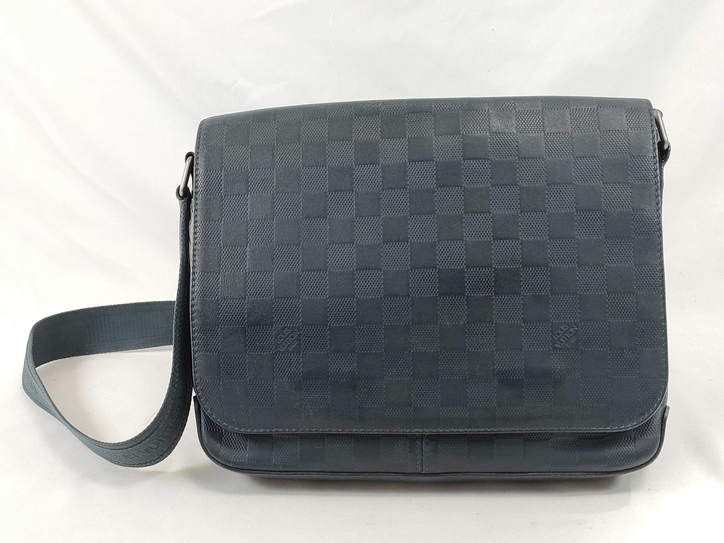 LOUIS VUITTON Damier Infini LOUIS VUITTON Damier Infini District MM N41283 Shoulder Bag Shoulder Bag