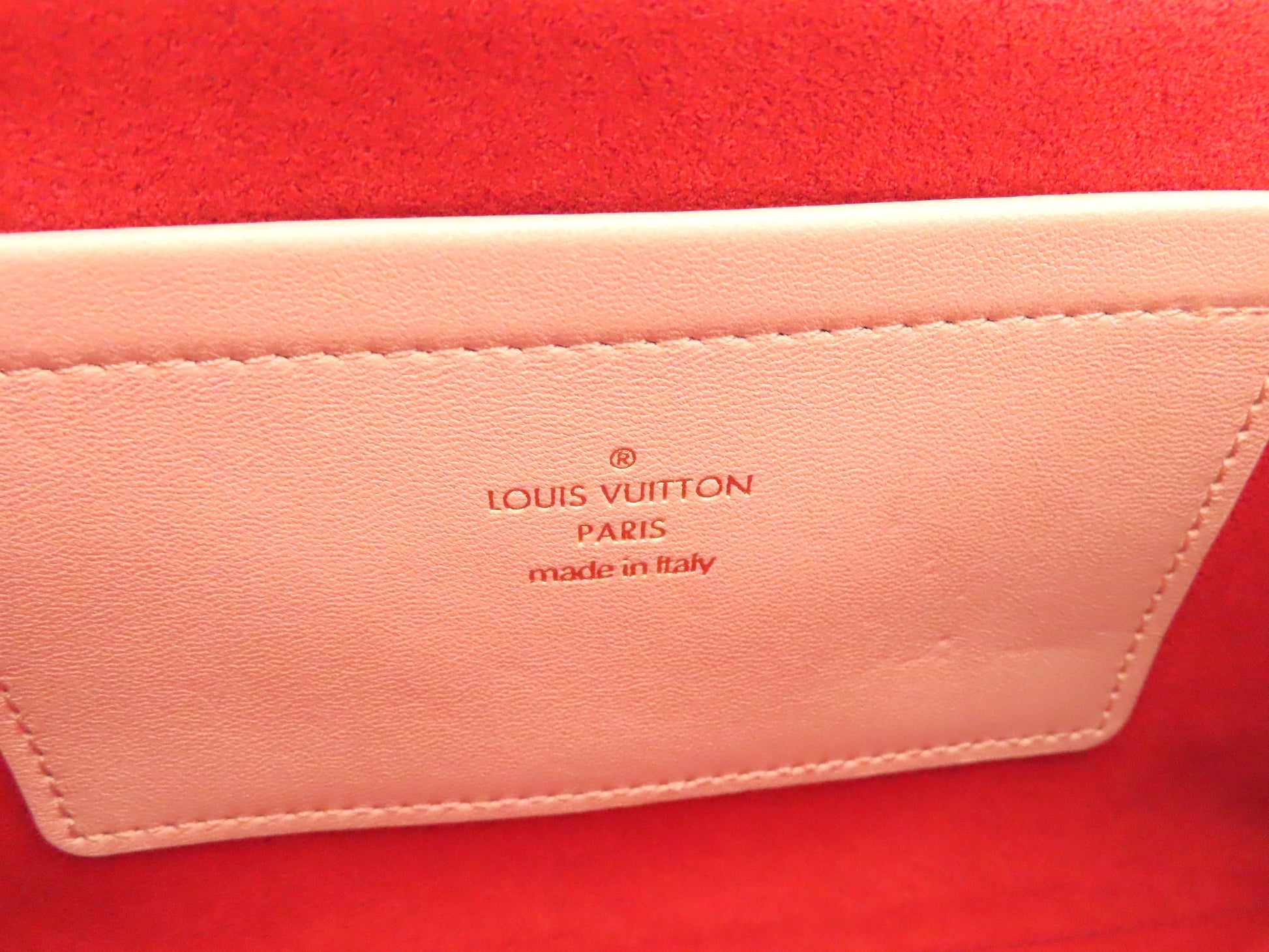 LOUIS VUITTON RFID Verified Fall in Love Pochette Coussin Pink M80834 RFID Shoulder Bag