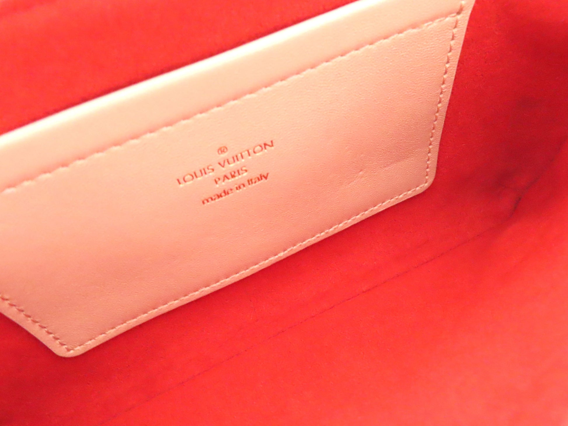 LOUIS VUITTON RFID Verified Fall in Love Pochette Coussin Pink M80834 RFID Shoulder Bag