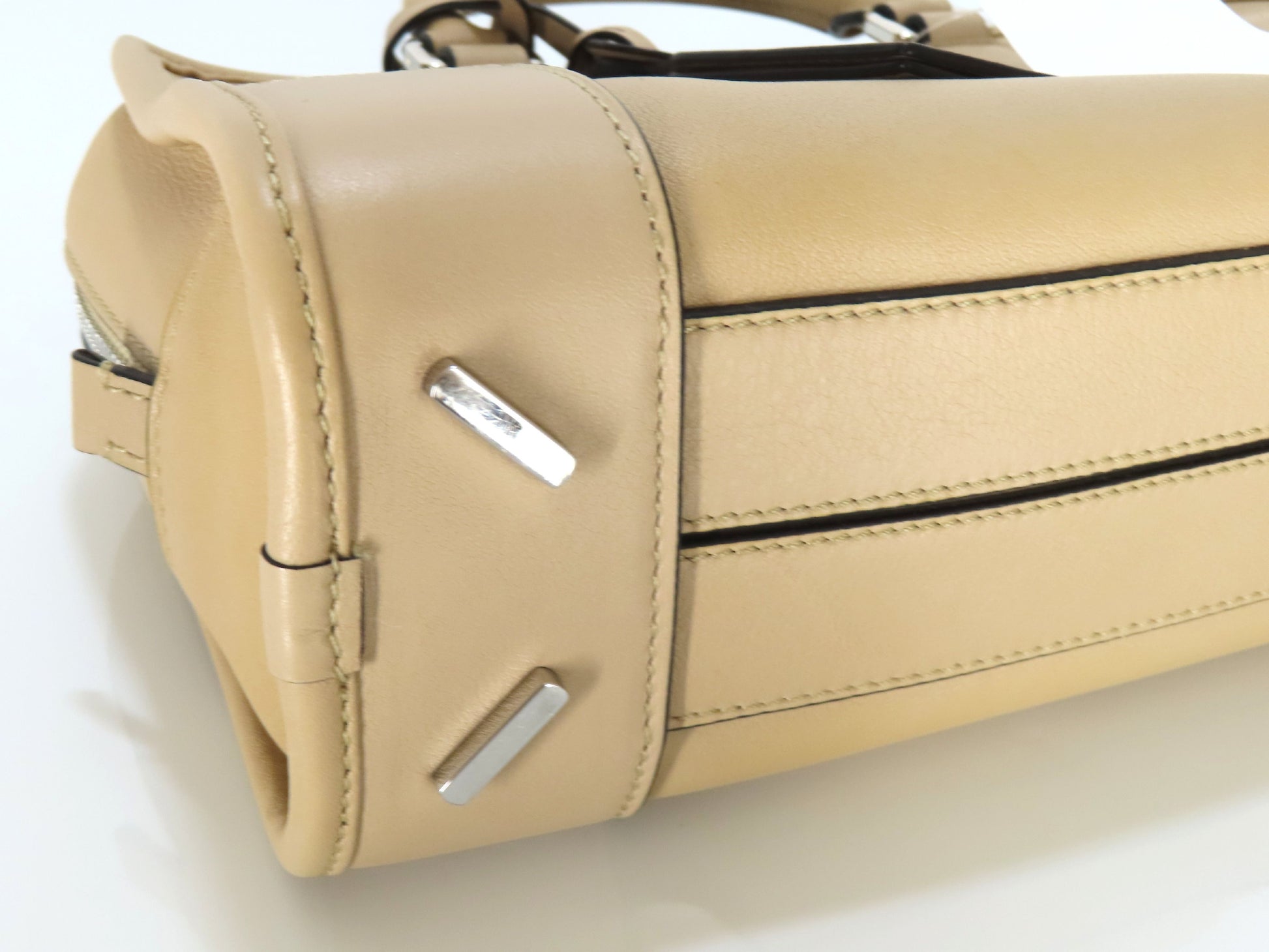 LOEWE Amazona 23 352.30. N71 Leather Beige 2-Way Handbag