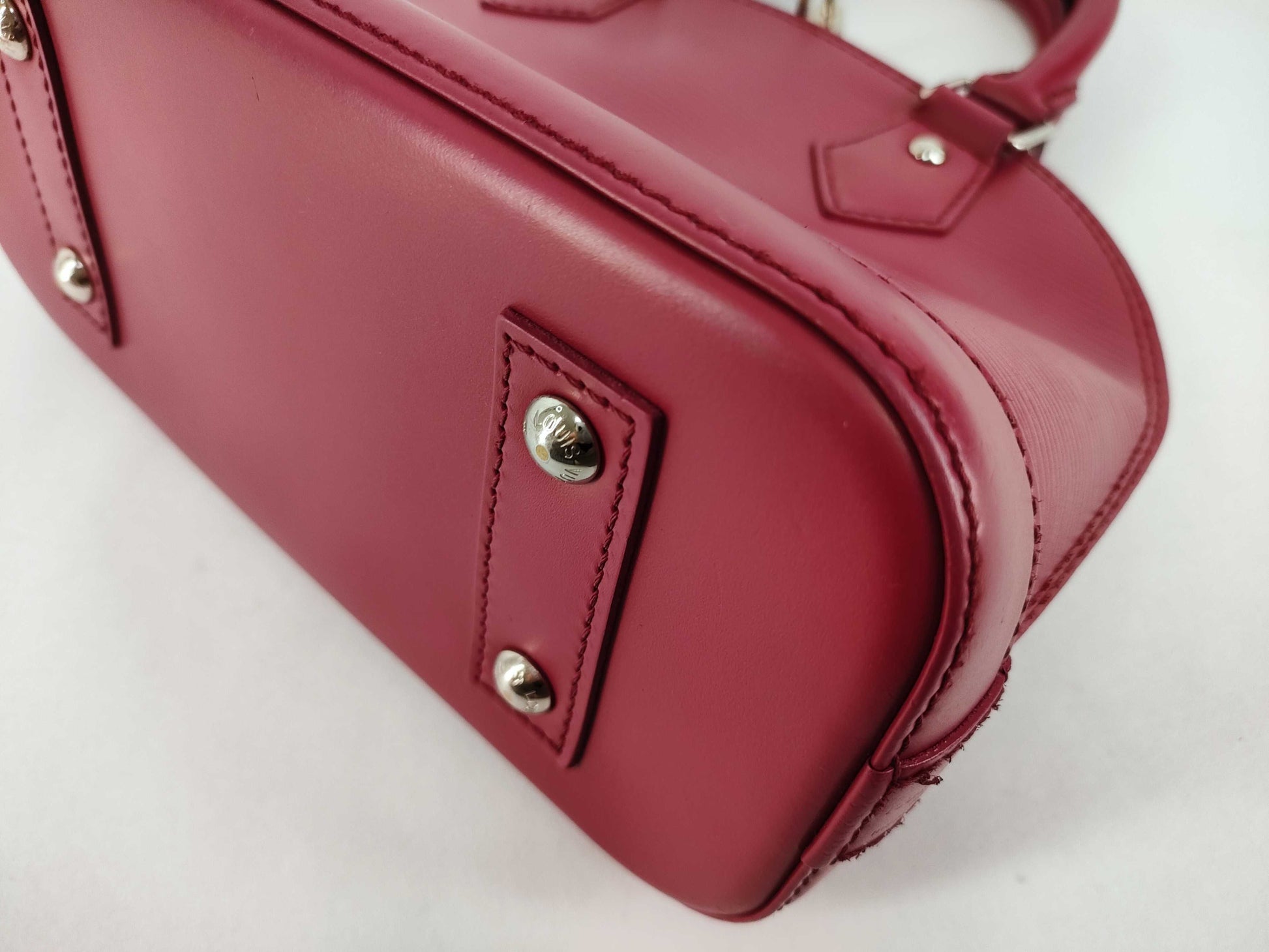 LOUIS VUITTON MI 0154 Epi Louis Vuitton Alma BB Handbag