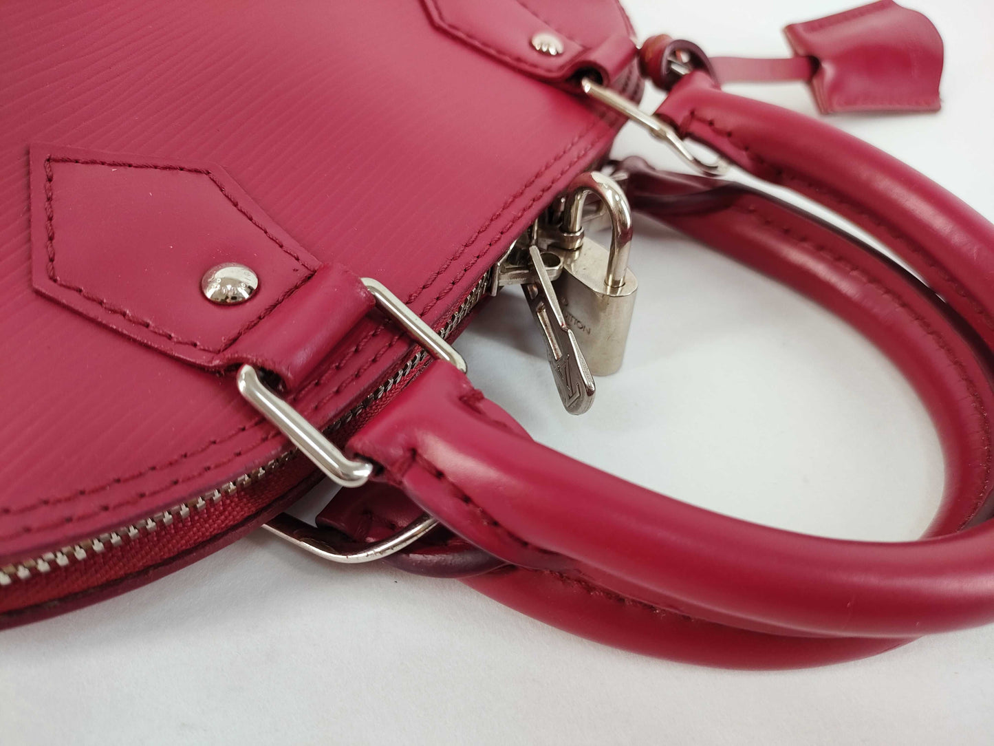 LOUIS VUITTON MI 0154 Epi Louis Vuitton Alma BB Handbag