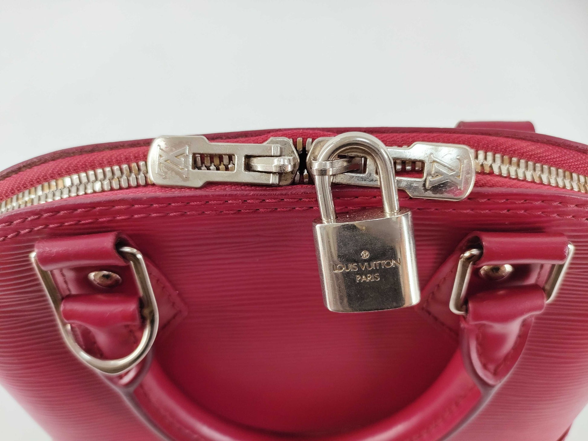 LOUIS VUITTON MI 0154 Epi Louis Vuitton Alma BB Handbag