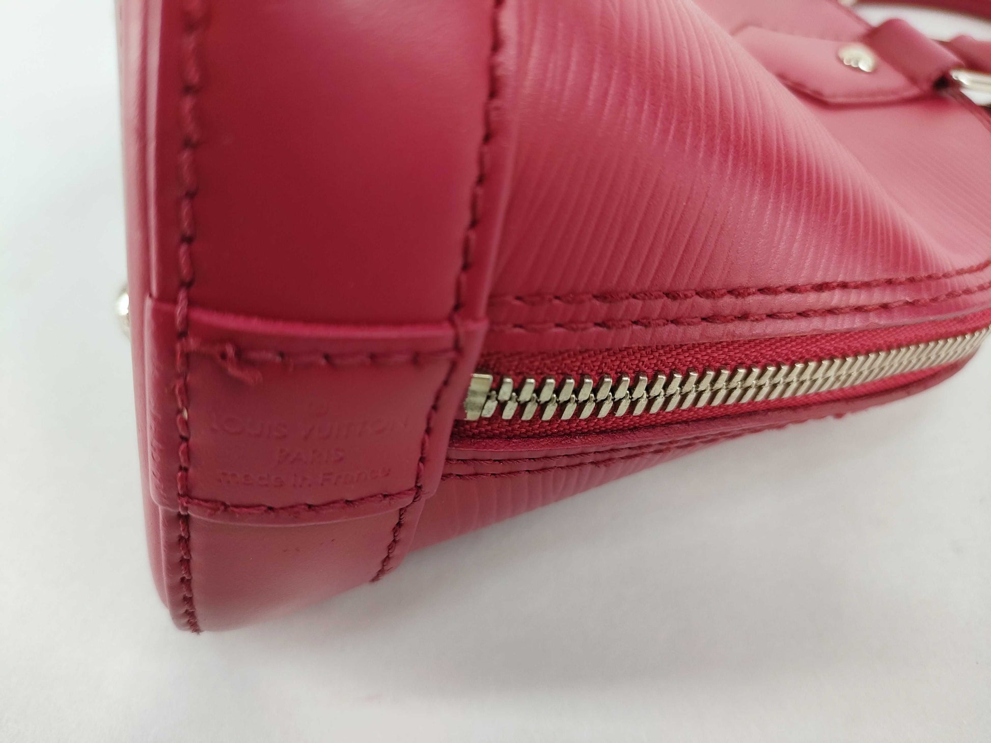 LOUIS VUITTON MI 0154 Epi Louis Vuitton Alma BB Handbag