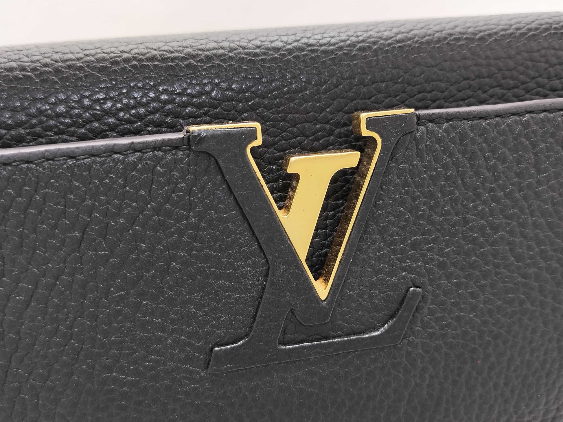LOUIS VUITTON MI 1124 Louis Vuitton Capucines Handbag