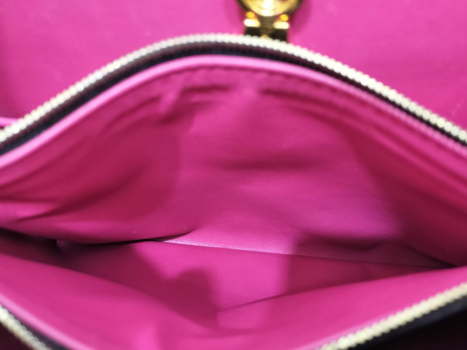 LOUIS VUITTON MI 1124 Louis Vuitton Capucines Handbag