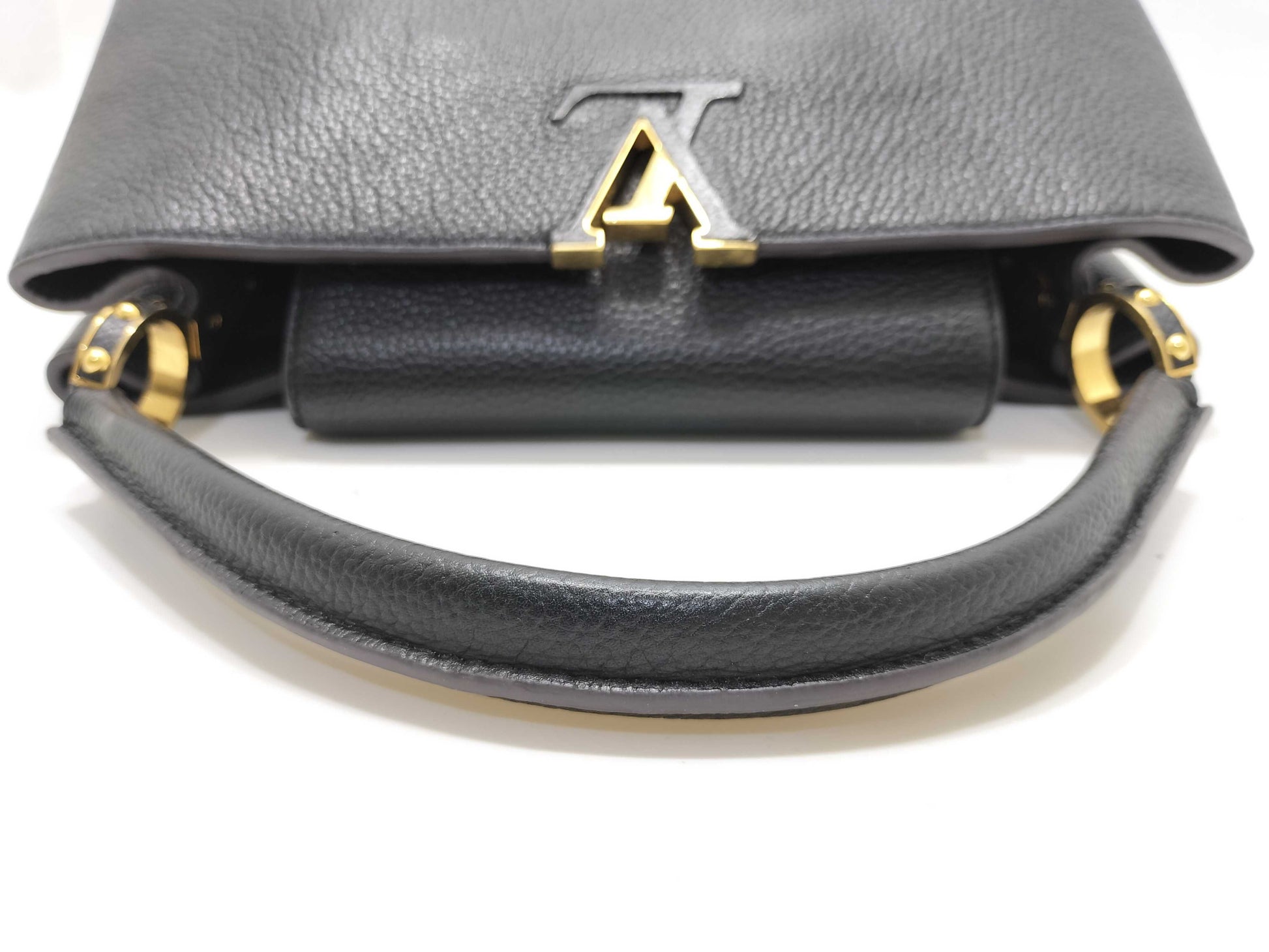 LOUIS VUITTON MI 1124 Louis Vuitton Capucines Handbag
