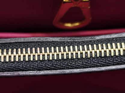 LOUIS VUITTON MI 1124 Louis Vuitton Capucines Handbag