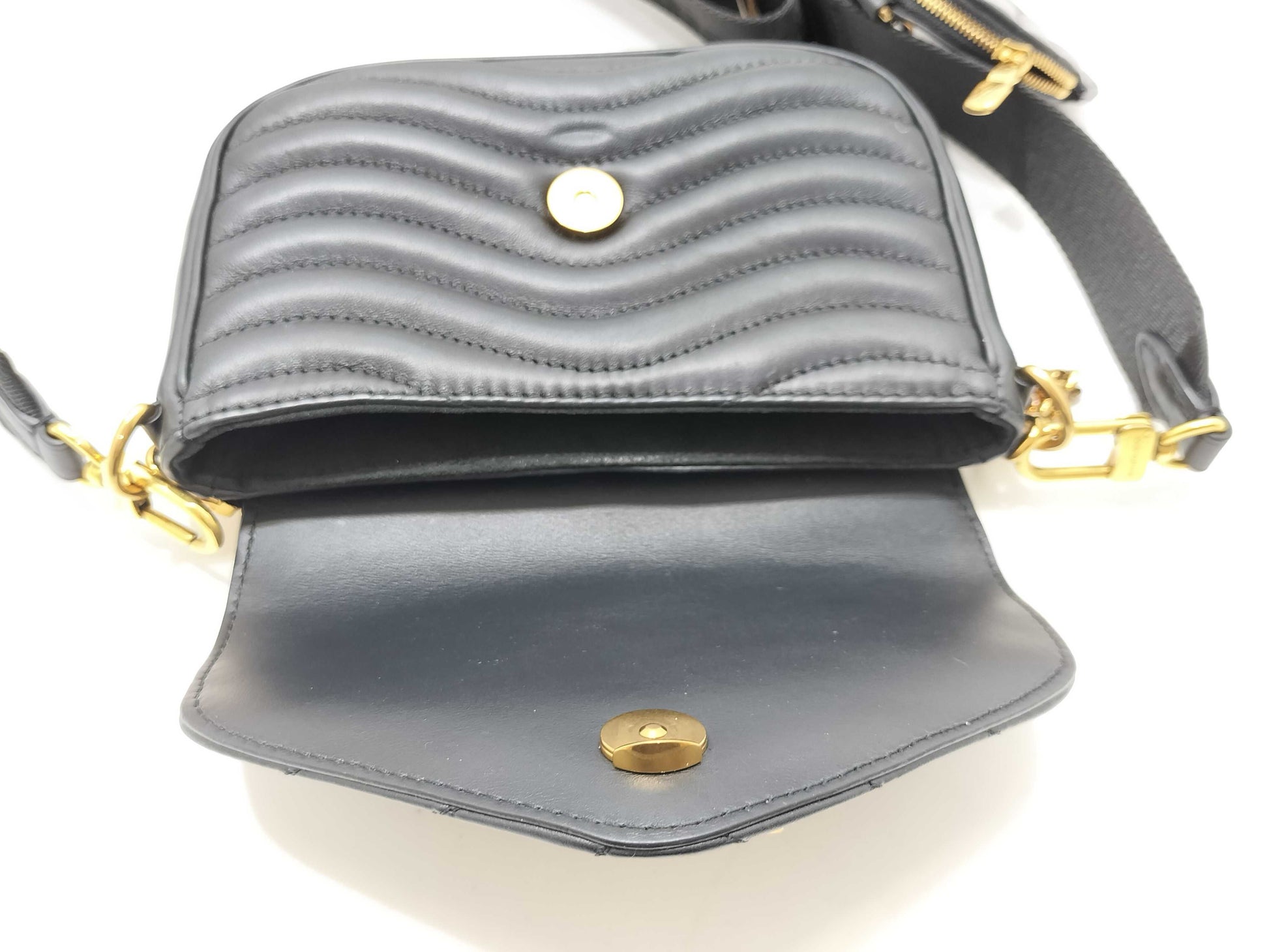 LOUIS VUITTON RFID Verified Louis Vuitton New Wave Shoulder Bag