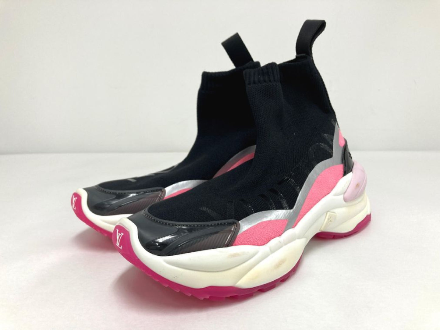 LOUIS VUITTON Sneakers Size 36 Sneakers