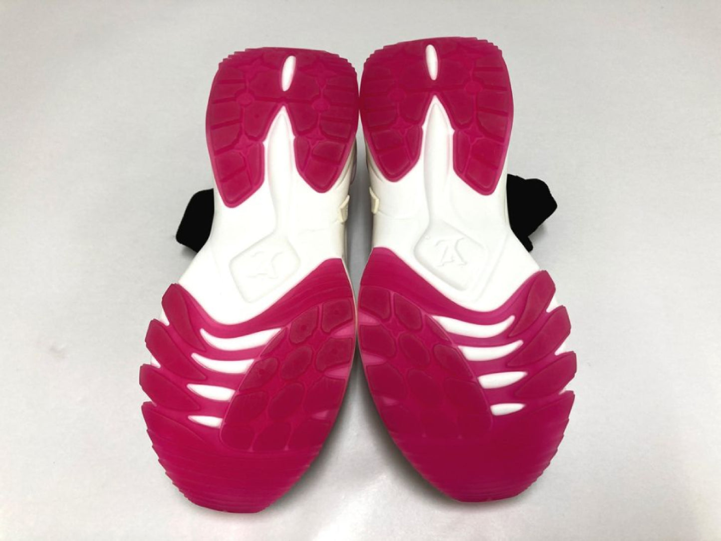 LOUIS VUITTON Sneakers Size 36 Sneakers