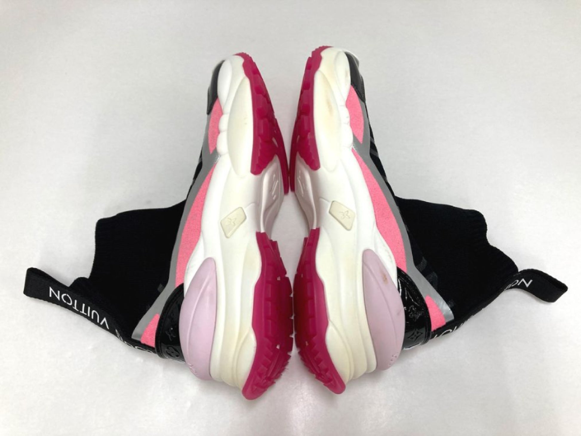 LOUIS VUITTON Sneakers Size 36 Sneakers