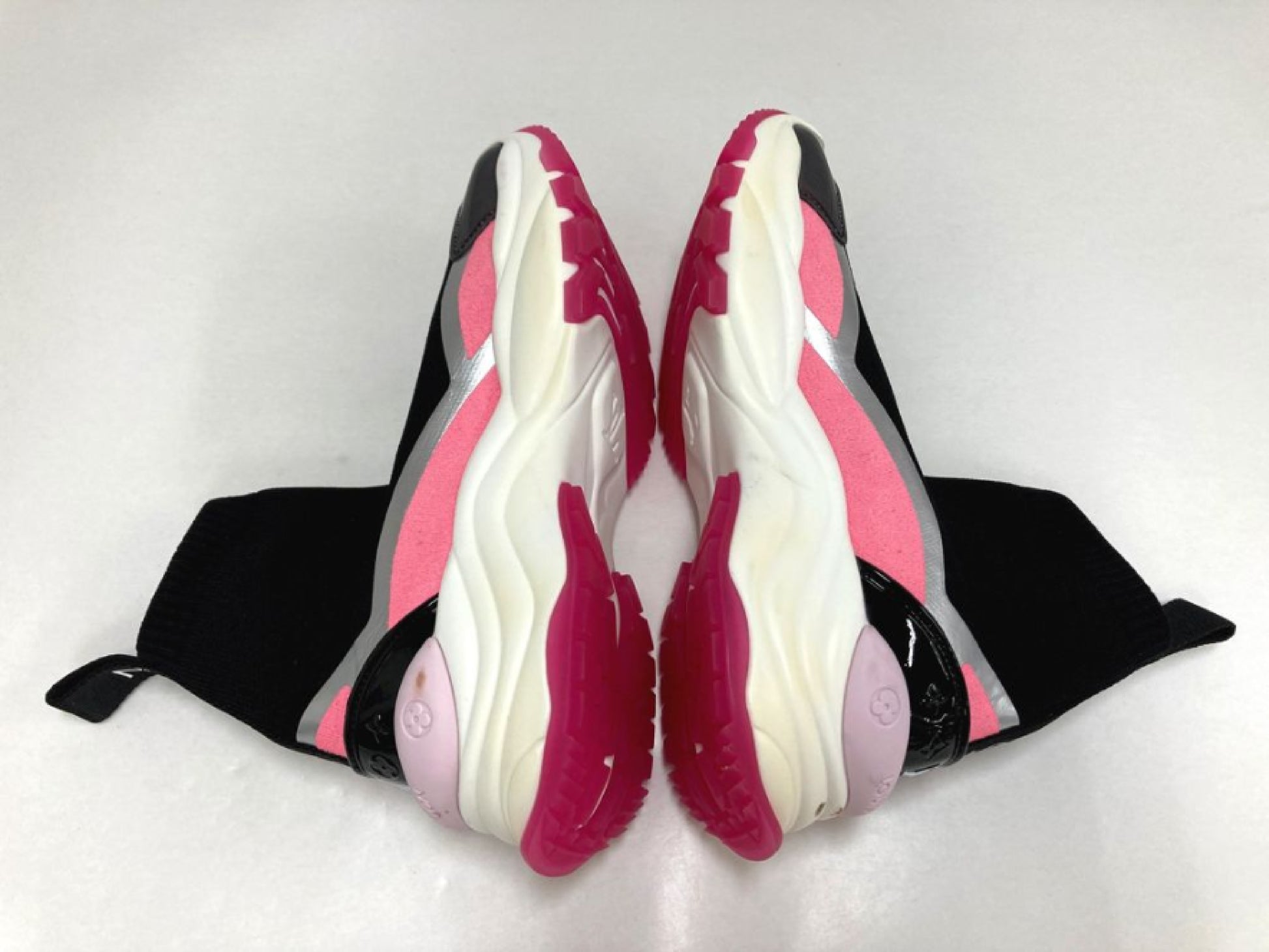 LOUIS VUITTON Sneakers Size 36 Sneakers
