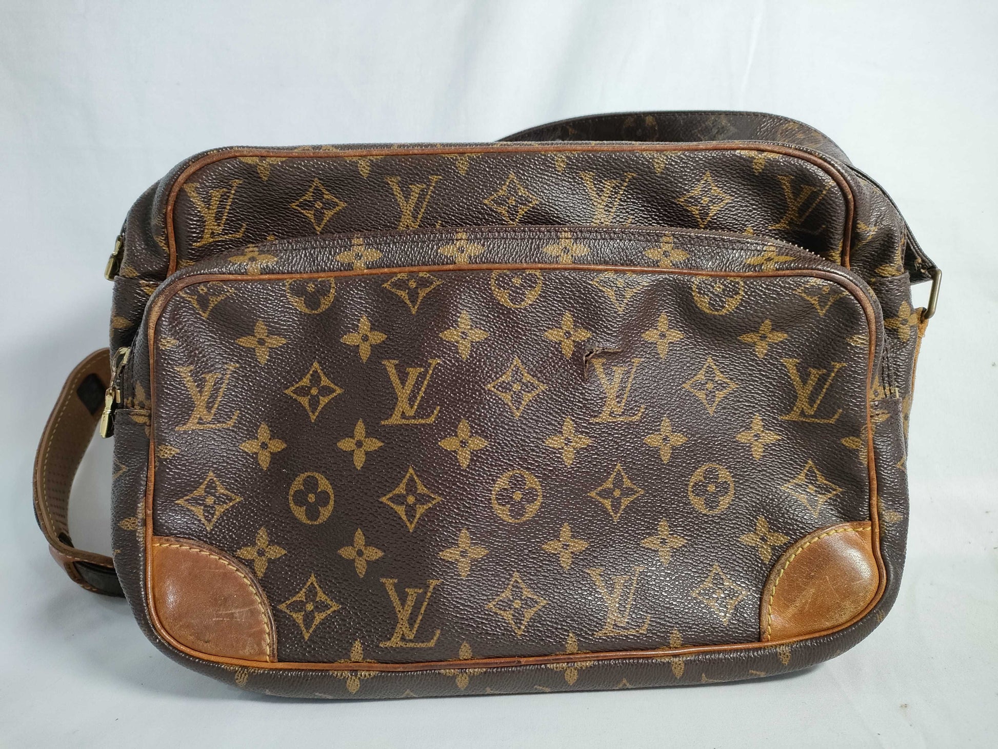 LOUIS VUITTON RFID verification failed No. 0915 Monogram LV Monogram Nile Shoulder Bag Shoulder Bag