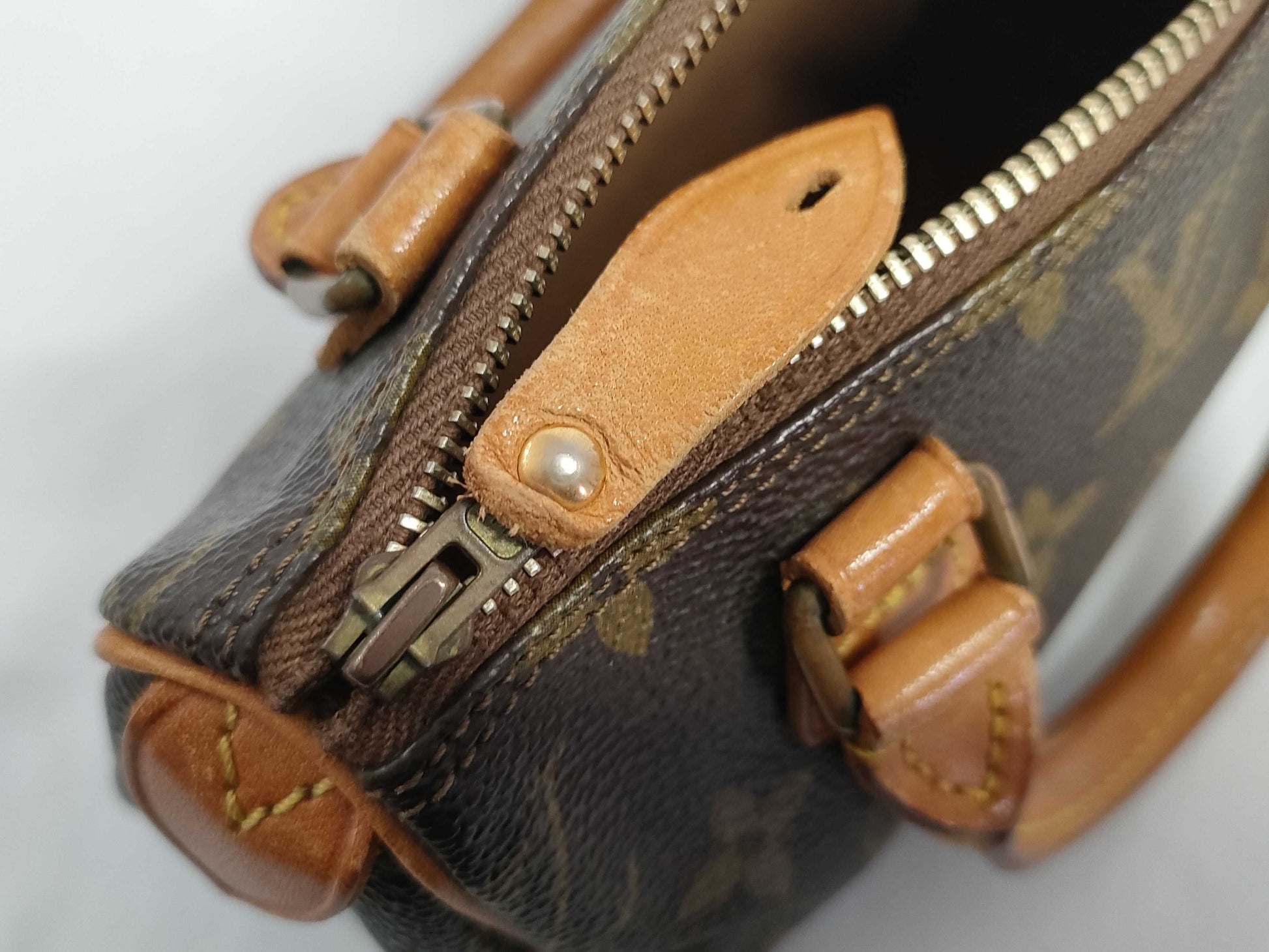 LOUIS VUITTON RFID verification not possible, serial number not confirmed, Monogram LOUIS VUITTON M41534 Monogram M41534 Mini Speedy Pouch Handbag with White Tag