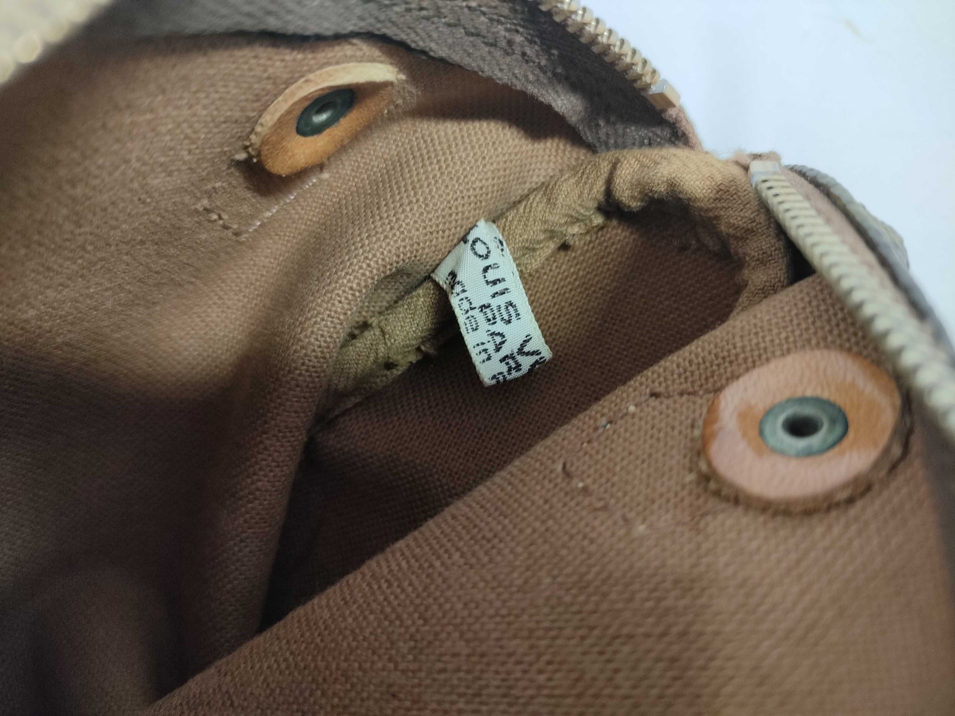 LOUIS VUITTON RFID verification not possible, serial number not confirmed, Monogram LOUIS VUITTON M41534 Monogram M41534 Mini Speedy Pouch Handbag with White Tag